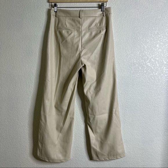 7 For All Mankind Faux Leather Wide Leg Pants Cream Large NEW - Picture 2 of 4